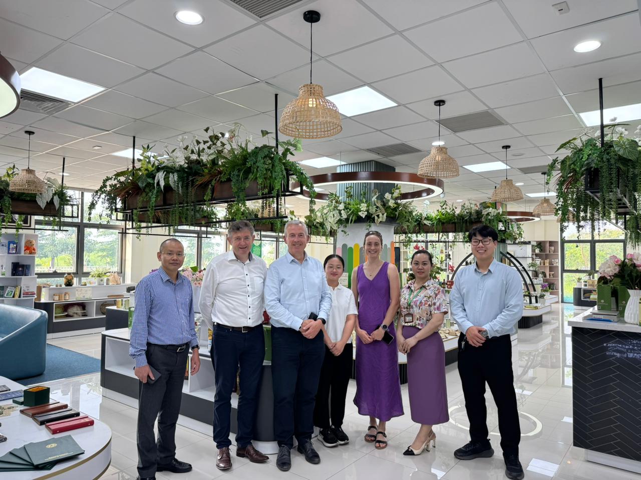 SFSI team and IVAP fellows at VNUA innovation centre